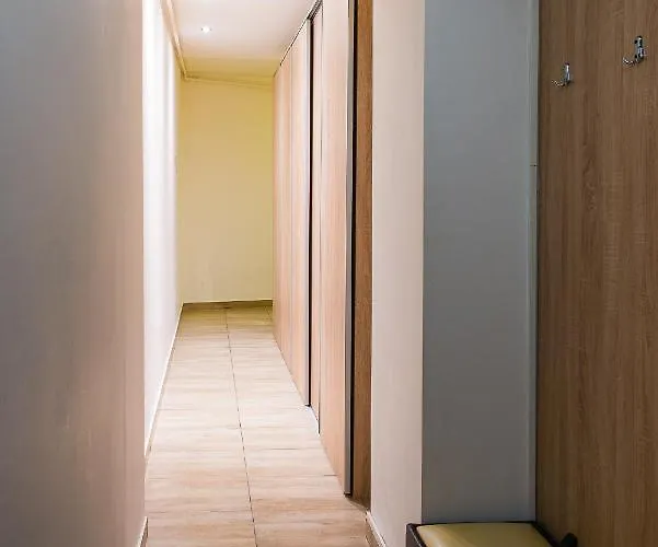 Romana Square Near Old Town - Ultracentral Location